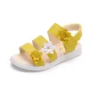 Girls Sandals Gladiator Fleur douce Chaussure de plage doux doux Sandales de fleur d'été Princesse Fashion mignon haute qualité 240424