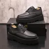 Casual Shoes Men Business Skórzak grube dolne platforma formalna zapatillas hombre