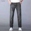 Jeans masculins classiques de style classique pour hommes gris foncé slim-ate