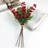 Dekorativa blommor Inga vattning av faux bär vinterlovet realistiska simulering Berry Bouquet till julbröllop