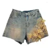 Shorts féminins 2024 Design d'été brodé 3d Fleur pantalon court droit pour les femmes Burrs élastique denim femelle 33a1335