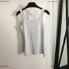 Tasarımcı Örgü Yelek Kadın Marka Giysileri Kadın Yaz Üstleri Moda Metal Mektup İşaretleri Logo Bayanlar Kolsuz T Shirt 29 Nisan