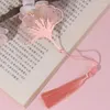 Schöne Metall Rose Lesezeichen mit Quasten Hollow Flower Lesezeichen Schullehrer Schreibzeit Schreibwaren