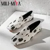 Casual schoenen Mili-Miya 2024 Aankomst Fashion Flats Square Toe Polka Dot Dames Haar Loafers Spring Autumn Party Office