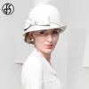 Berets FS 2024 Spring Curl Brim Brim Cap Ladies Eleganckie retro małe czapki dla kobiet wycieczki na zakupy Fedoras White Millinery