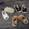 Sandalen Sommerbaby Schuhe Mädchen Sandalen weiche Sohlen Nicht-Slip-Schieberegler Solid Wanderschuhe für Neugeborene und kleine Kinder im Alter von 0 bis 18 Monaten L240429