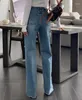 Jeans féminins 2024 Trou de mode de pantalon consécutif printemps d'été dans la femme Loose Boyfriend Lady Streetwear Coup Out Denim Tanter W808A