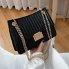 Sac 2024 Fashion Luxury Femmes en cuir Striped Shiped Clutch Clatest Dames Casual Travel Crossbody Bands Messenger