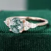 Textura de piedra natural única Diferente anillo de vaso de viga de hierba verde de musgo para mujeres Joyas de regalo de Navidad de plata esterlina 240416