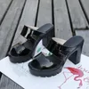 Плюс размер 32-40 Блок-размер платформы тапочки женские туфли летние высокие каблуки слайды женские звезды Bling Slipers Свадебная обувь 240419