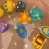 Badespielzeug Baby Bad Spielzeug Schwimmen Wasserspielzeug Cartoon Weiche Gummi -Auto -Boot Flugzeug schwimmend Squeeze Sound Wasser Spray Kinder Wasserspiele Spielzeuggeschenkwesen