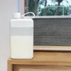 Bouteilles à eau Bouteille carrée 450 ml de petite conception plate pour boire sur le tour