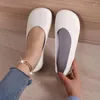 Chaussures décontractées plus taille en cuir artificiel Femme Femme à la main