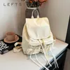 Design di prua femminile per donne zaini in nylon Spring Y2K Korean Fashion Solid Color Lady Lady Travel Simple Back Pack 240426