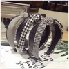 Luxury Designer Headband Women Brand Black White Lattice Bowknot Hairband Elegant Womens Wide Edge Hair Hoop Sport Wide Head Accessories Gifts