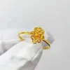 Cluster anneaux de fleur en or couleur de décoration femelle tempérament