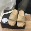 2024 NOVA MARCA DE LUMA DE LUMO DE CROCHET SANDAL SLUDES Sapatos de luxo verão 10A de alta qualidade Sandale Men casual Loafer Sunny Leather Sliders