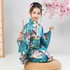 Etniska kläder kimono klänning livliga körsbärsblomningstryck japanska uppsättningar för flickors cosplayskolans föreställningar traditionella elementära