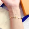 Bracelet Designer pour femme lettre de fleurs pendentif titane en acier plaqué Gold Bracelet Bracelet Bracelets Bracelets Collier