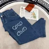 Designer Frauen -Denimhose Beine Blau gerade Designer Hosen Klassische Damen Jeans Faden ausgehöhlten Buchstaben Grafikhosen