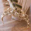 Vintage baroque Gold Pearl Leaf Bridal Tiara Crystal Crown Cairband Headpiece Vine Wedding Accessoires de cheveux Bride Bride Bride 21070129477226