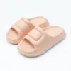 Base de pain épaisse Eva Slippers Rubber Flats Flip Flops for Womens Mesdames Girls Sandals Sandals Mens Beach Room Shoes Mules Pink