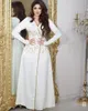 Fashionvane Dubai Arabie saoudite Les femmes portent des robes de soirée en V manches longues sur la fente de latéraux perles Versidos Prom Party Robes formelles