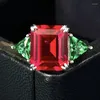 Pierścienie klastra 2024 S925 Silver European and American Pigeon Blood Red 10 12 Green Diamond Premium