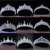 Tiaras Korean 고급 흰색 크리스탈 크라운 헤어 액세서리 티아라 여성 웨딩 모조 다이나 스톤 신부 은색 크라운 헤어 보석