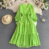 Robes décontractées Robe maxi d'automne pour femmes en dentelle Patchwork en cascade Big Swing Female Robe V-Colon Vintage Long Man Man Green / White Vacances