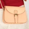 Umhängetaschen Ihre Saison echte Leder Damen Vintage 2024 Nature First Layer Cowide Women Sattel vielseitiger Messenger