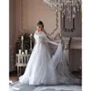 Iluzja szyi ślubnej eleganckie sukienki długie rękawy perełki detale designerskie sukienki ślubne ślubne