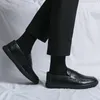 Scarpe casual 38-44 Slip da uomo di guida di alta qualità su suole morbide in pelle estiva sono comodi uomini di design