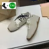 Chaussures designer hommes femmes en daim plat baskets denim mius mollers en peau de chaussure décontractée plate-forme chaussure cannelle mens entraîneurs décontractés