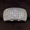 Anneaux de bande Exquis Ring pour femmes 925 STERLSILVER Super Shiny Half Ring Zircon Ring Femmes Promesse Love Wedding Bijoux J240429