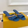Yavru Kedi Topuklu Mules Bayan Slaytlar Pompalar Revival Terlik Mavi Denim Sandalet Kadın Ayakkabı Yeni Varış Tasarımcı Topuklu Ayakkabı Yaz Plajı Sandal Mektup Baskı 35-41