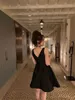 Podstawowe sukienki Casual Designer Elegancki styl Hepburn ~ 2023 Summer Nowy satynowy Twill Inkrustowany V-drewnica kamizelka prasowa parasol Słodka spadochron nylon yox3