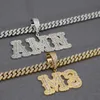 Nombre de nombre personalizado Collar Zirconia Baguette Letras con cadena cubana de 12 mm Colgante de hip hop para hombres Hip Hop Jewelry 240415