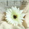 Fleurs décoratives 20pcs Simulation Gerbera Tête de fleur artificielle à la maison Décoration de la soie fond de mariage