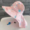 Caps Hats Childrens Eimer Hut mit Whistle Outdoor Polyester süßer Sonnenhut Atmungsaktives UV -Schutz Strandhut Baby Mädchen Boyl240429