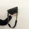 Umhängetaschen Europäische Mode falten Qualität PU Frauen Einfacher schwarz weißer Kette Messenger Retro weibliche Brust