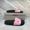 2024 Fashion Slipper Sliders Paris Sandals Sandals Slippers for Men Women Designer Hot Unisexe Pool Planche Flip Flops with Box Taille 35-46