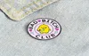 バッドクラブラウンドカートゥーンブローチ小さな黄色のペイントエナメルピンアロイブローチ女性のための面白いデニムシャツバッジジュエリーギフト服アクセサリー7611558