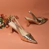Gyllene veckade sexiga kvinnors sandaler pekade högklackade mode bankettskor 240410