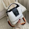 Bolsas de ombro 2024 Estilo de verão PU Handbag Fashion One Messenger Designer Luxury Synthetic Leather Bag Women