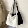 Abendtaschen Frauenkäufer Tasche Plüsch Tasche Schulter für Frauen 2024 Flauschige weibliche Handtasche Fell Damen Handkäufer Schwarzer Sack A Main