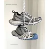 Дизайнерская семейная дорожка Old Sneaker Sole 2024 Кроссовки Triple S Sport Paris World 3XL Generation Толстая мужская обувь Повышенная спортивная обувь для пар I6Y4