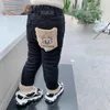 Pantaloni Ragazze Abbigliamento esterno addensato Pantaloni lunghi Abiti invernali Jeans caldi per bambini Baby