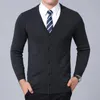 Pull de marque de mode pour hommes Cardigan manteau col en V Slim Fit pulls tricots hiver Style coréen décontracté hommes vêtements 240123