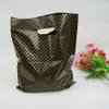 50pcs / lot treillis noir grands sacs à provisions en plastique épais boutique cadeau vêtements emballage sac cadeau en plastique avec poignées3095